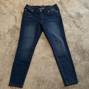Tahari size 12 jeans. Dark wash